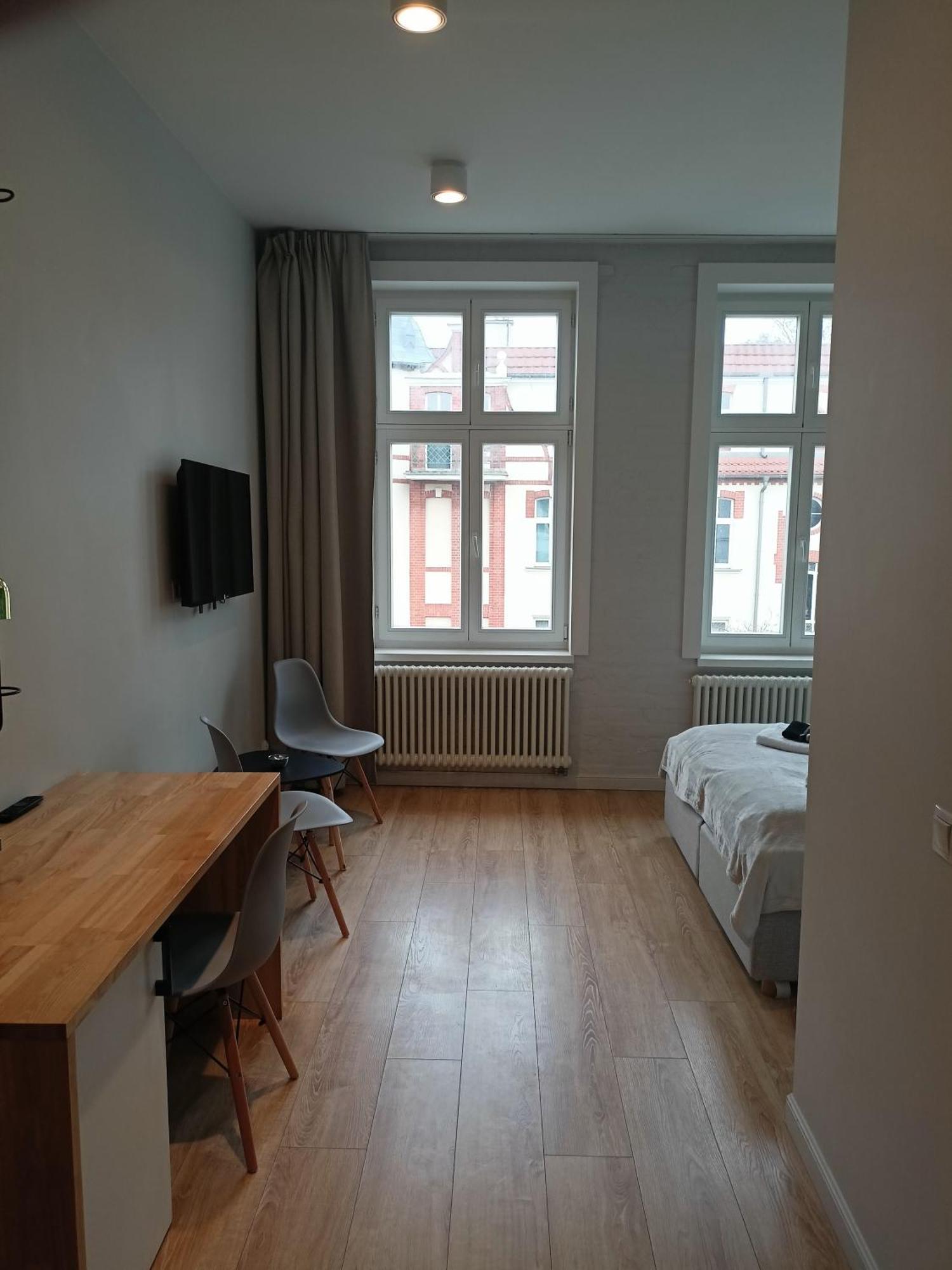 So In Station Apartment