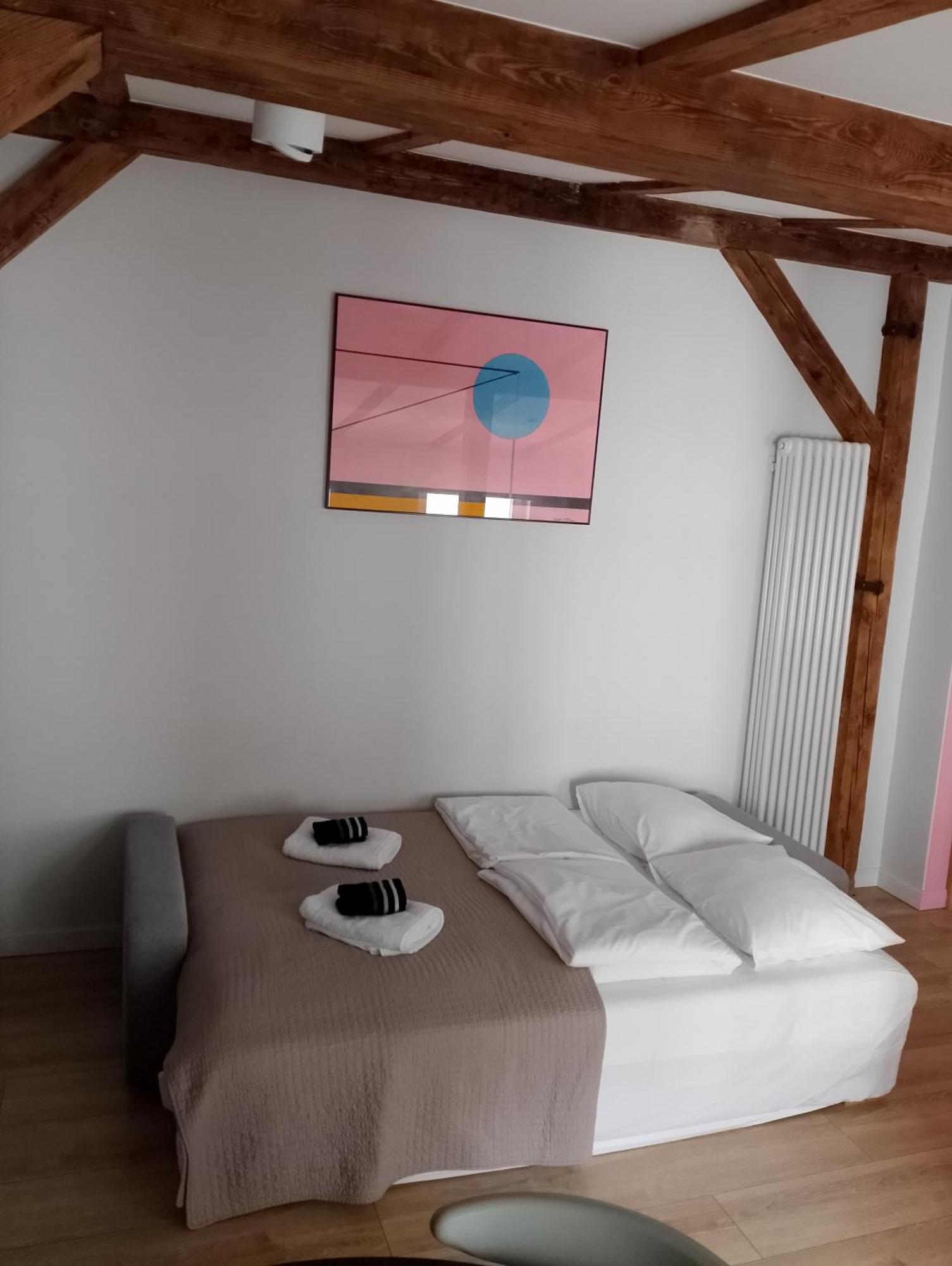 So In Station Apartment